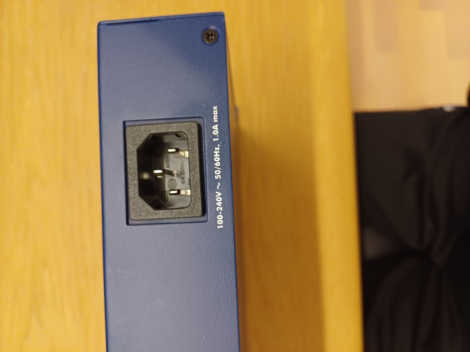 Netgear Hub & Switch: Netgear Switch GS724T 24 Ports – Usato da Oberegg venduto da jan_zq6j 5