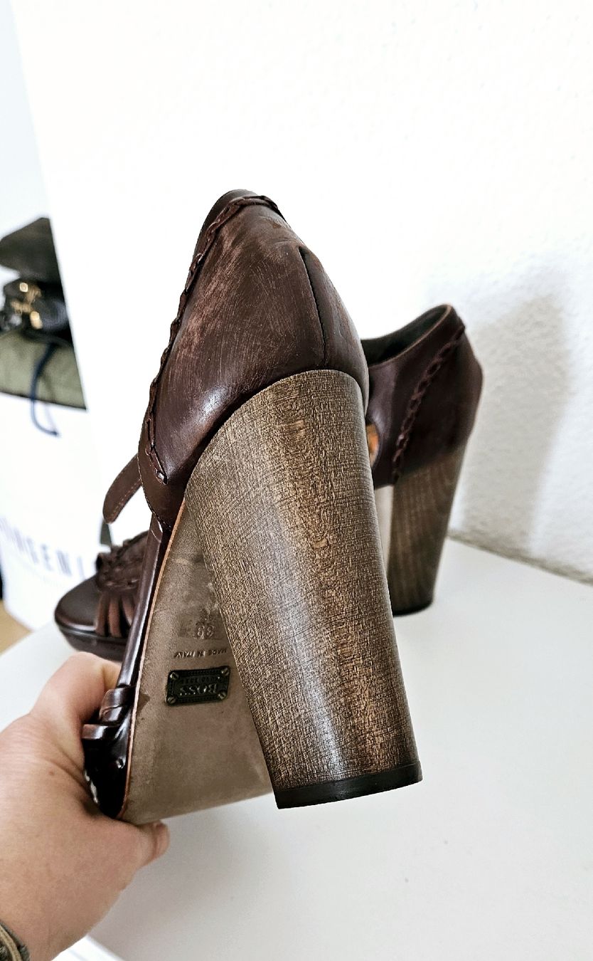 Hugo Boss Damenschuhe: Sandalette Hugo Boss 39 – Gebraucht aus Hellbühl von Veci02 1