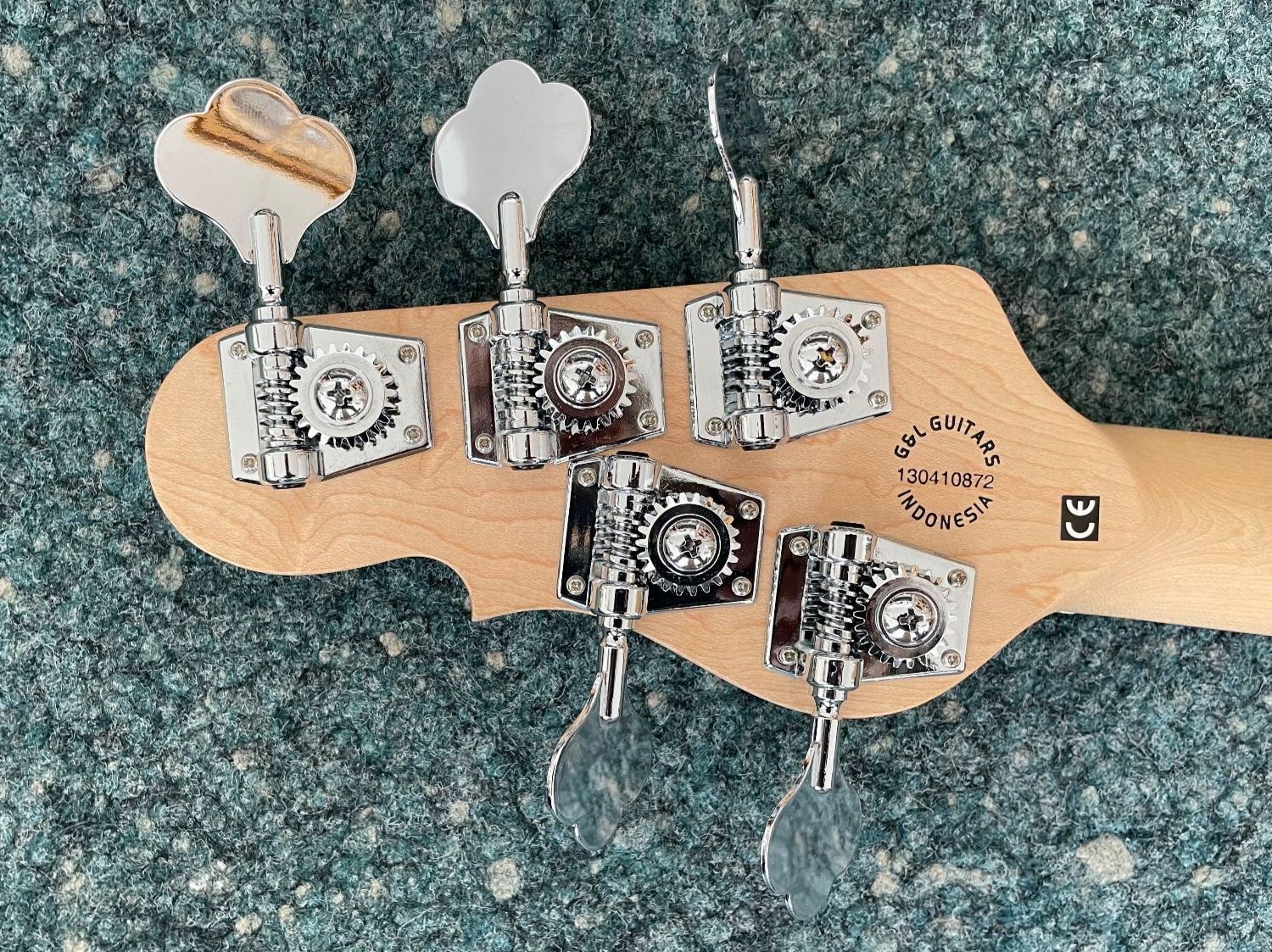 Musikinstrumente: G&L E-Bass Tribute M-2500 – Neu (gemäss Beschreibung) aus Schaffhausen von outlet-music 4