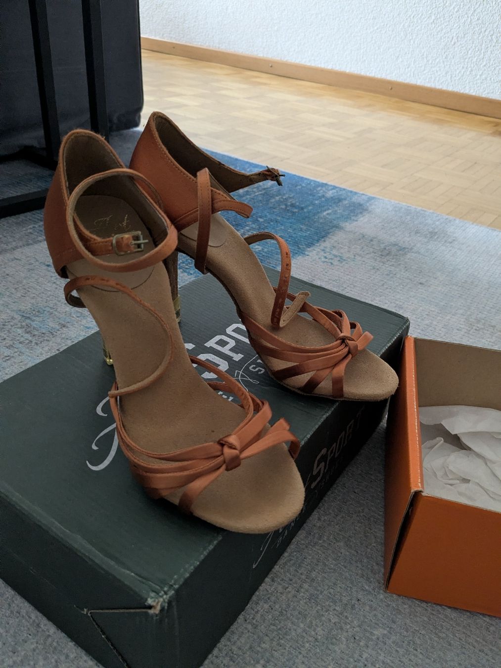 Scarpe da donna: Salsa dancing shoes – Nuovo (secondo la descrizione) da Zürich venduto da MAG_b6zd 3