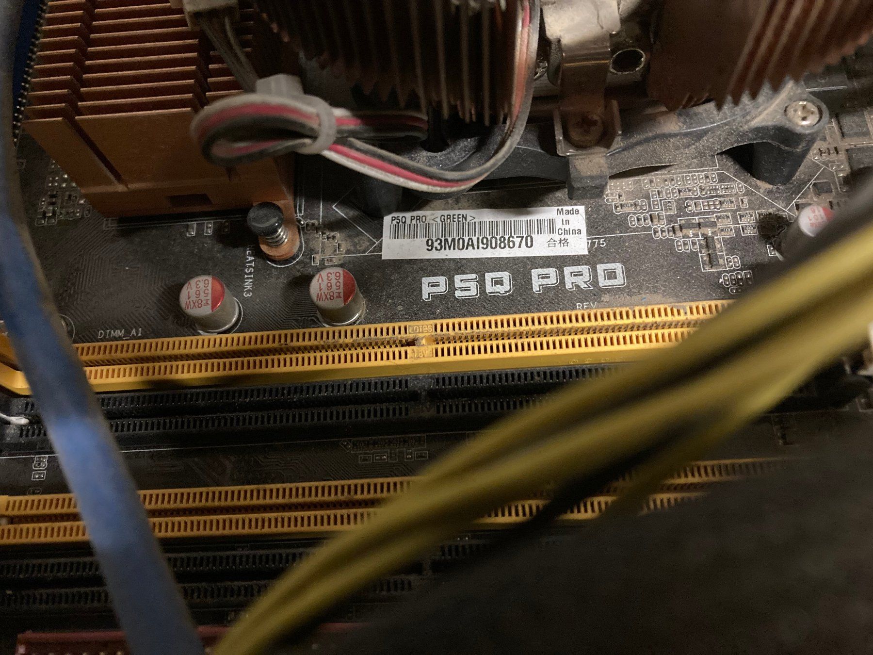 Coin Miner: Mining Rig mit 1800W Netzteil und Mainboard, CPU, Riser – Gebraucht aus Wettingen von Schabernack_sam 1
