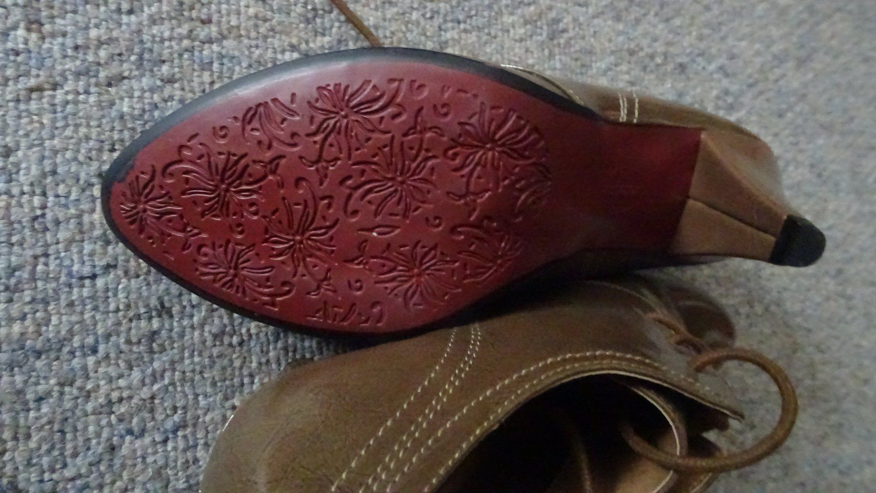 Scarpe da donna: NEU SCHUHE GR. 40. – Nuovo e nell'imballaggio originale da Burgdorf venduto da may52 3