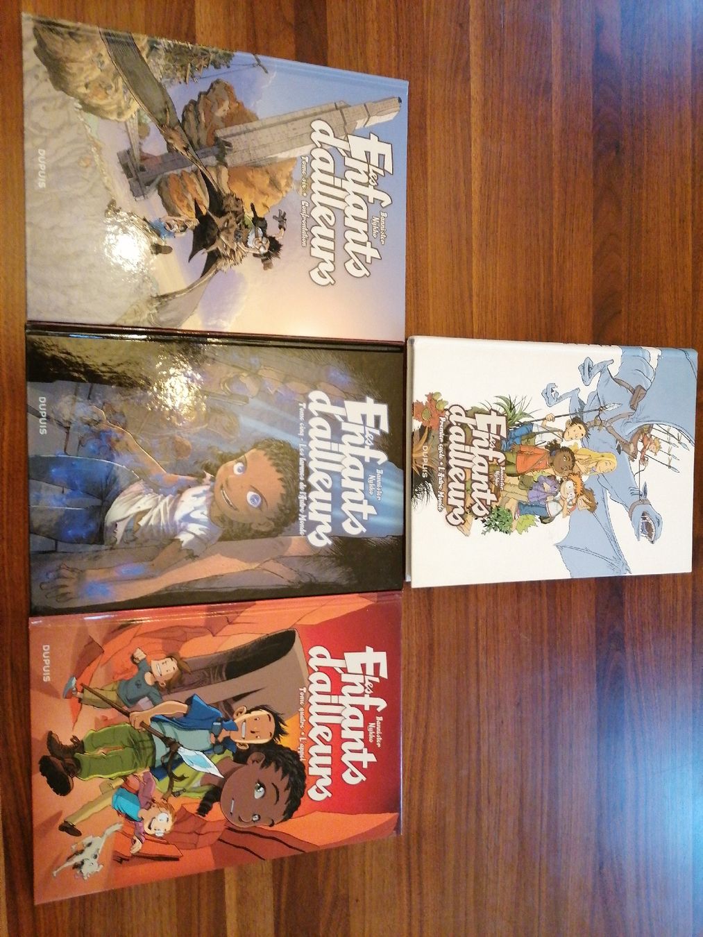 Fumetti: Les Enfants d'ailleurs  – Nuovo (secondo la descrizione) da Bern venduto da Oilygin
