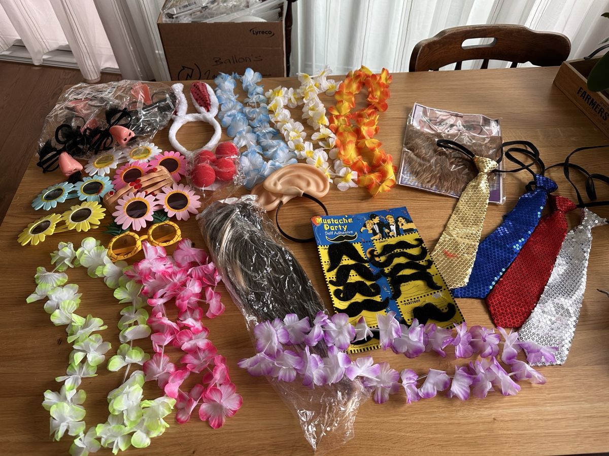 Kostüme: Partyartickel – Gebraucht aus Malters von orchis3047