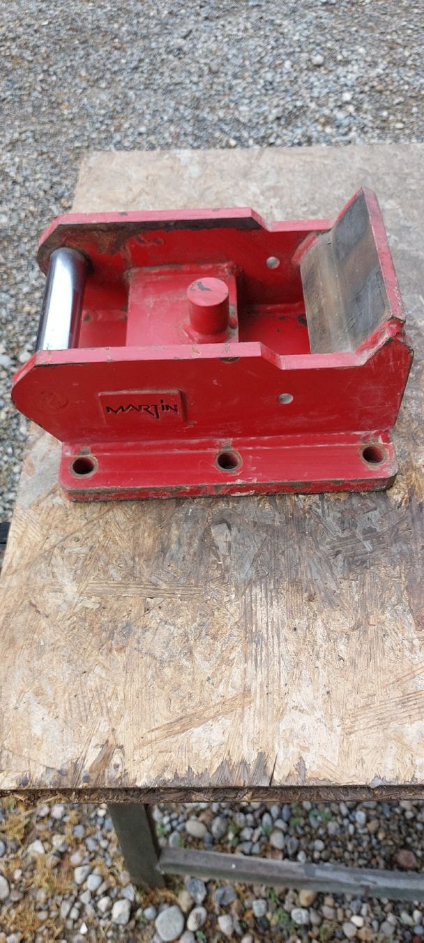 Takeuchi Escavatori: Anbauplatte – Usato da pfyn venduto da Hbagger3 3