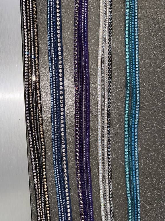 Bracelets: 5 bracelets Swarovski  – Neuf avec emballage d'origine à Bulle par Preteni 1