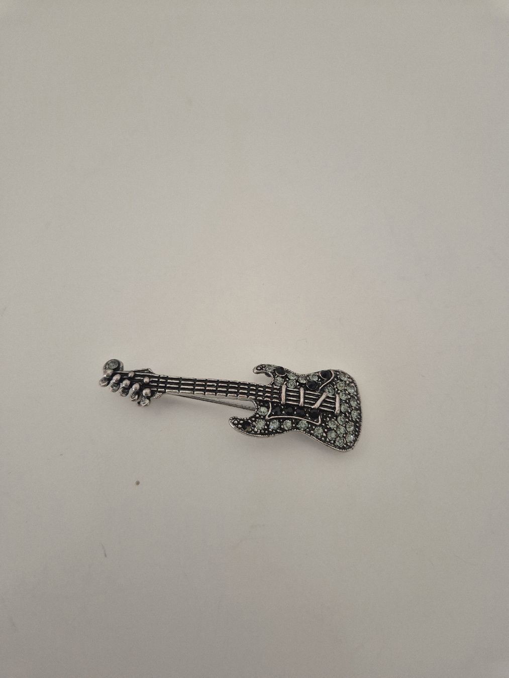 Spille & Fermagli: Chic guitar brooch – Usato da Basel venduto da Elena_02