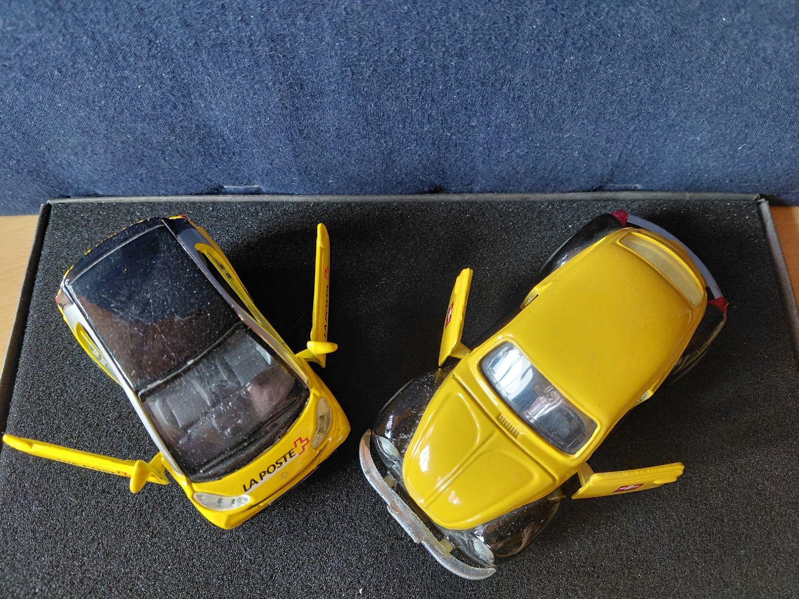 Modellini d'auto: 2 Modellautos Die Post  VW Käfer + Smart 1/ 32 – Usato da Heimiswil venduto da Ayvi 1