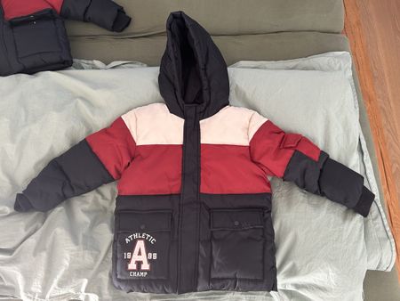 Neue ungetragene Daunenjacke Gr 110