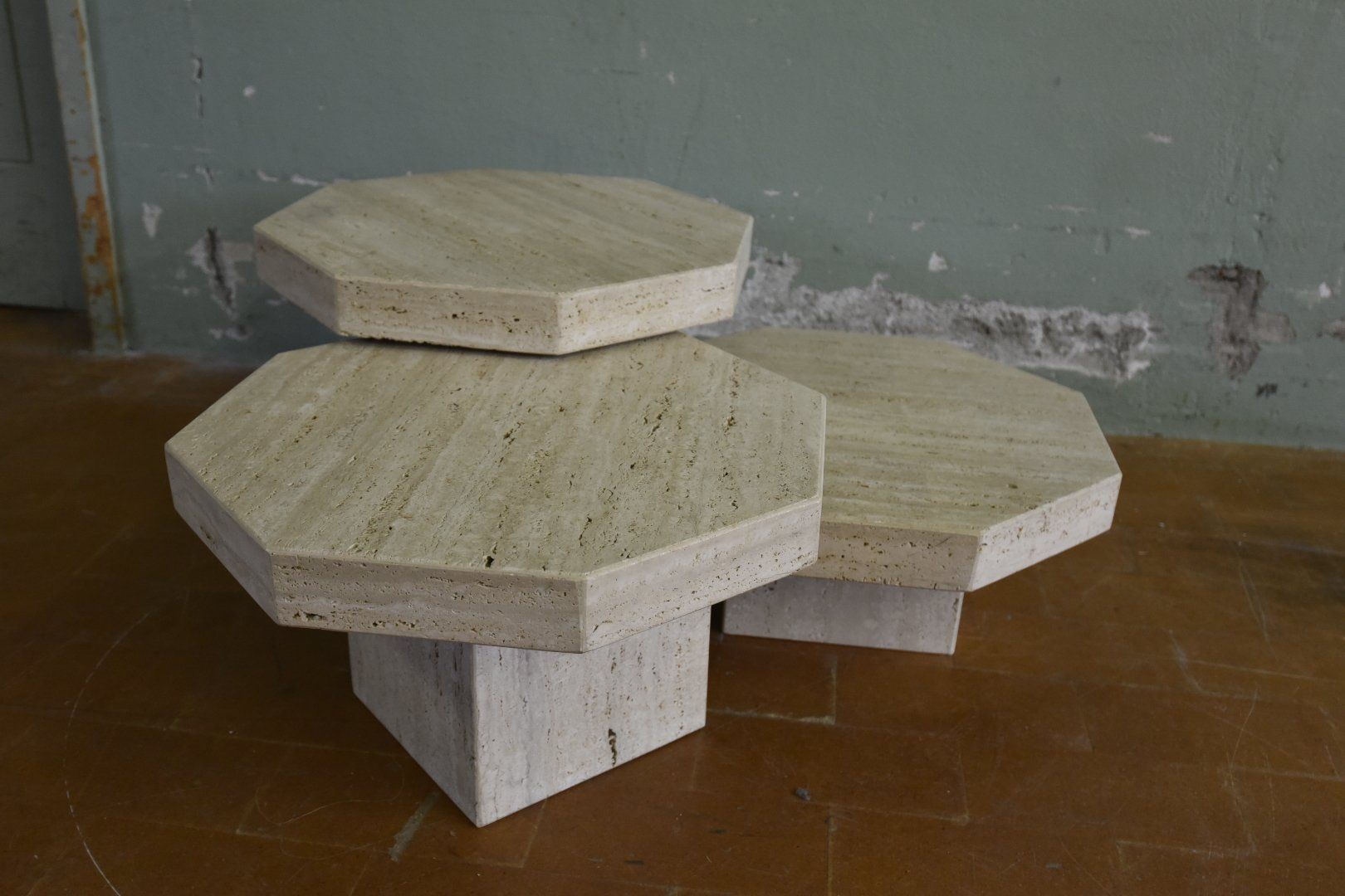 Tavoli: Designer Couchtische aus Travertin – Usato da Lichtensteig venduto da UsedIN