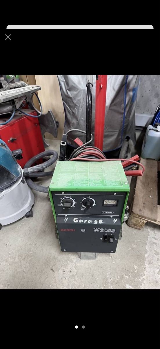 Bosch Batterie-Ladegeräte: BOSCH W200S Ladegerät 12V und 24V – Gebraucht aus Beckenried von chef3945