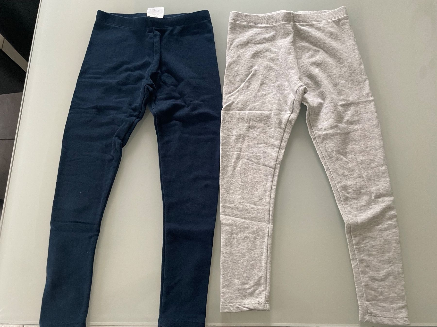 Collants: Mädchen-leggins gr.128 bl+grau – D'occasion à Pfeffingen par Purzzeli