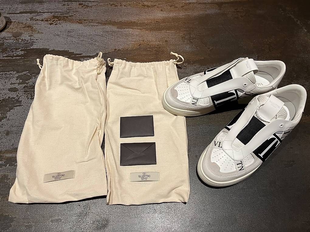 Valentino Scarpe da uomo: Valentino Garavani Sneakers – Nuovo (secondo la descrizione) da Noréaz venduto da StefanR08