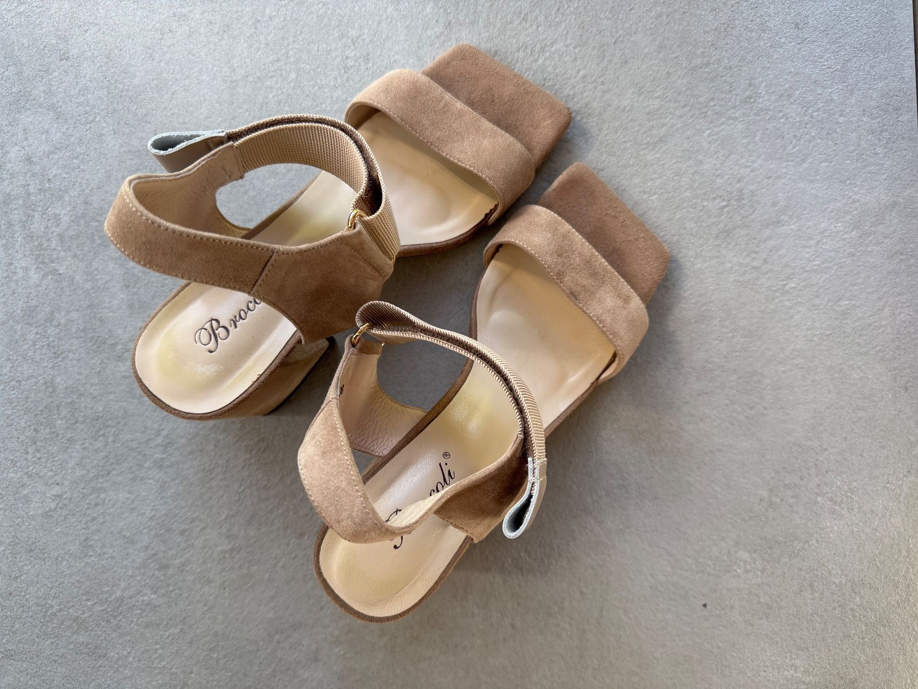 Scarpe da donna: Sandalen mit Absatz, beige, Grösse 38 neuwertig – Usato da Aarau venduto da Ruta_Ra 2