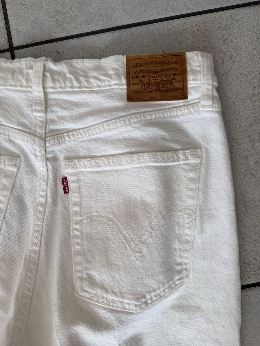 Levi's Jeans: Levi's Jeans Hose weiss – Gebraucht aus Domat Ems von Baubuzi 4