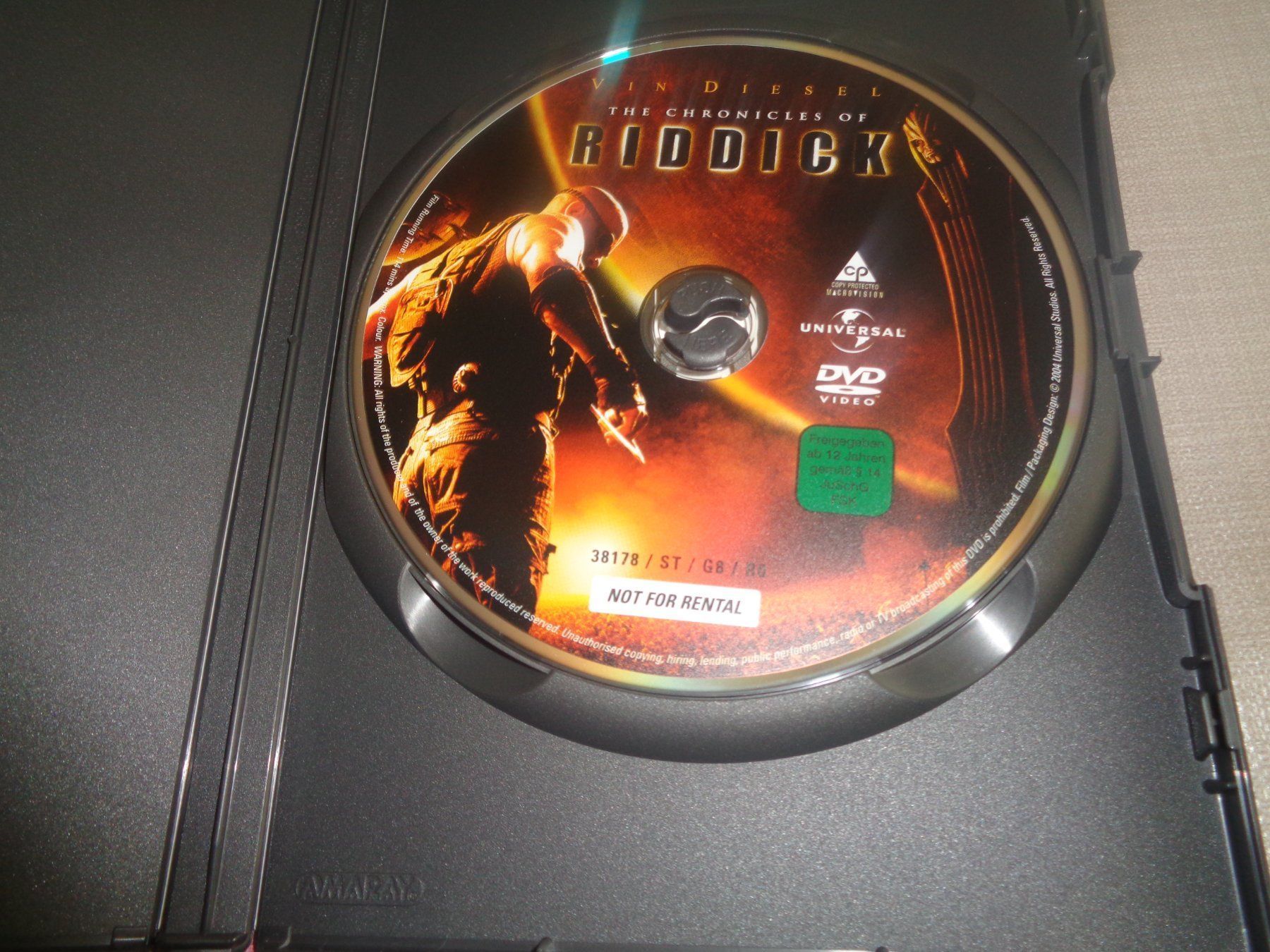 Tutti i DVDs: Riddick - Chroniken eines Kriegers (DVD) – Usato da Olten venduto da Disc-Verkauf 1
