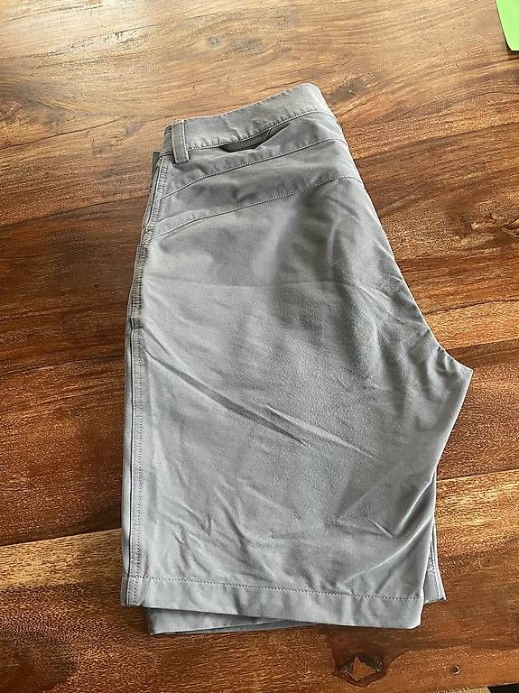 Peak Performance Pantalons: Peak performance Shorts kurze Hosen – D'occasion à Meierskappel par Bonolita 1