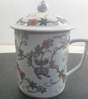 Porzellantasse mit Deckel – Handbemalt – Made in China