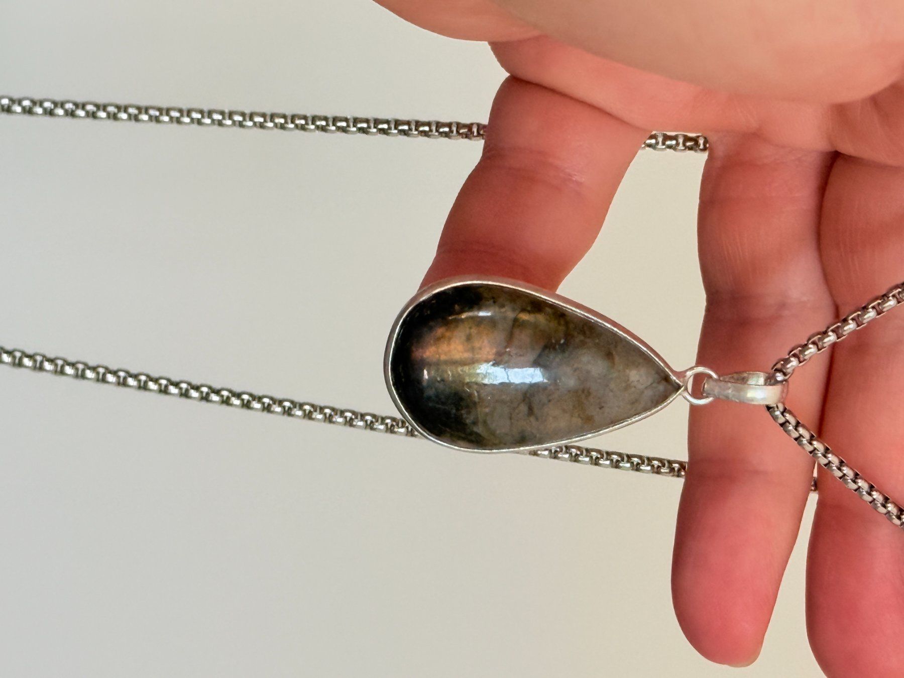 Ketten: Collier avec labradorite - Élégant & Naturel! – Neu und originalverpackt aus Genève von AWWA 4
