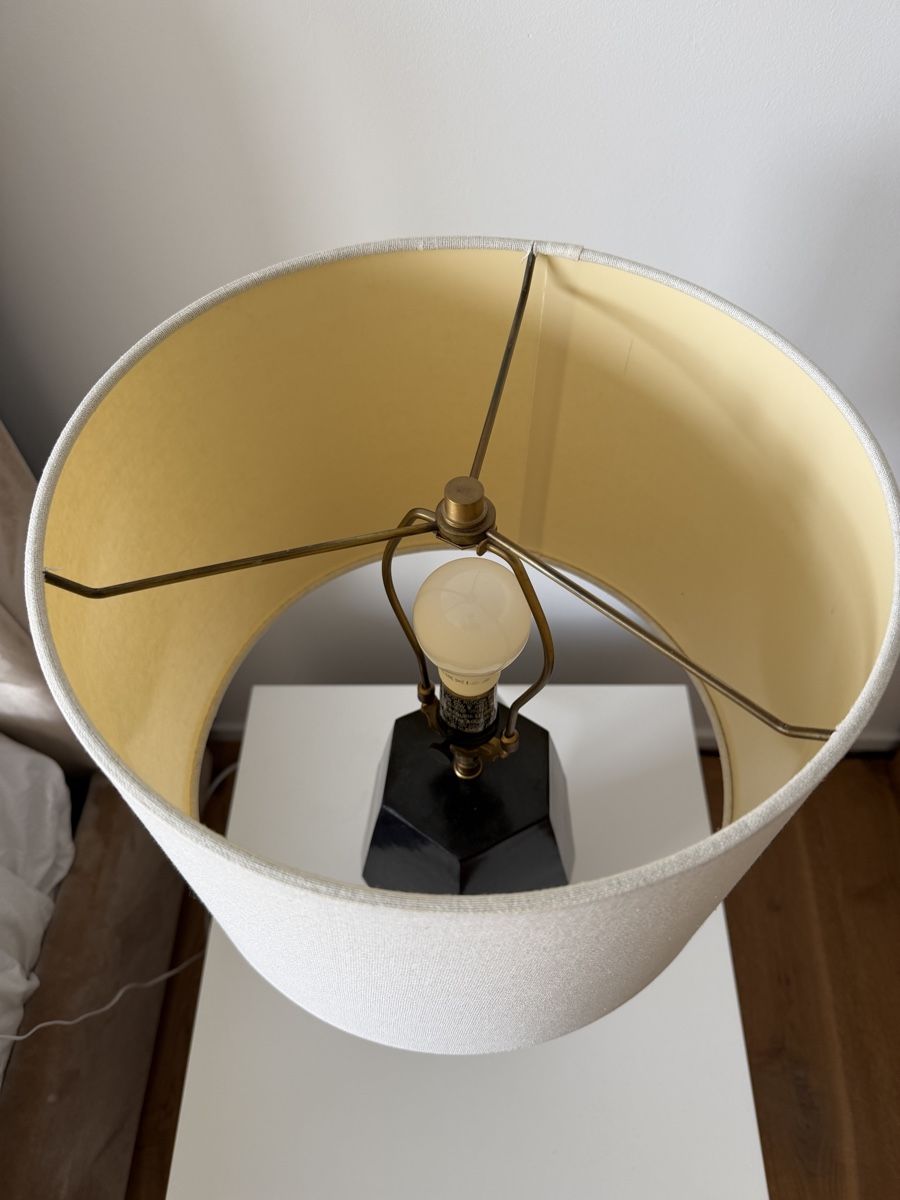 Lampade: Modern Black Table Lamp with Beige Shade for Spring! – Usato da Schwyz venduto da adbaar 3