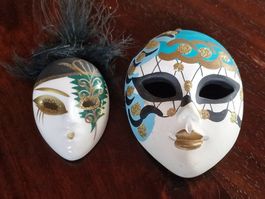 2 Porcellan-Masken Venetianisch