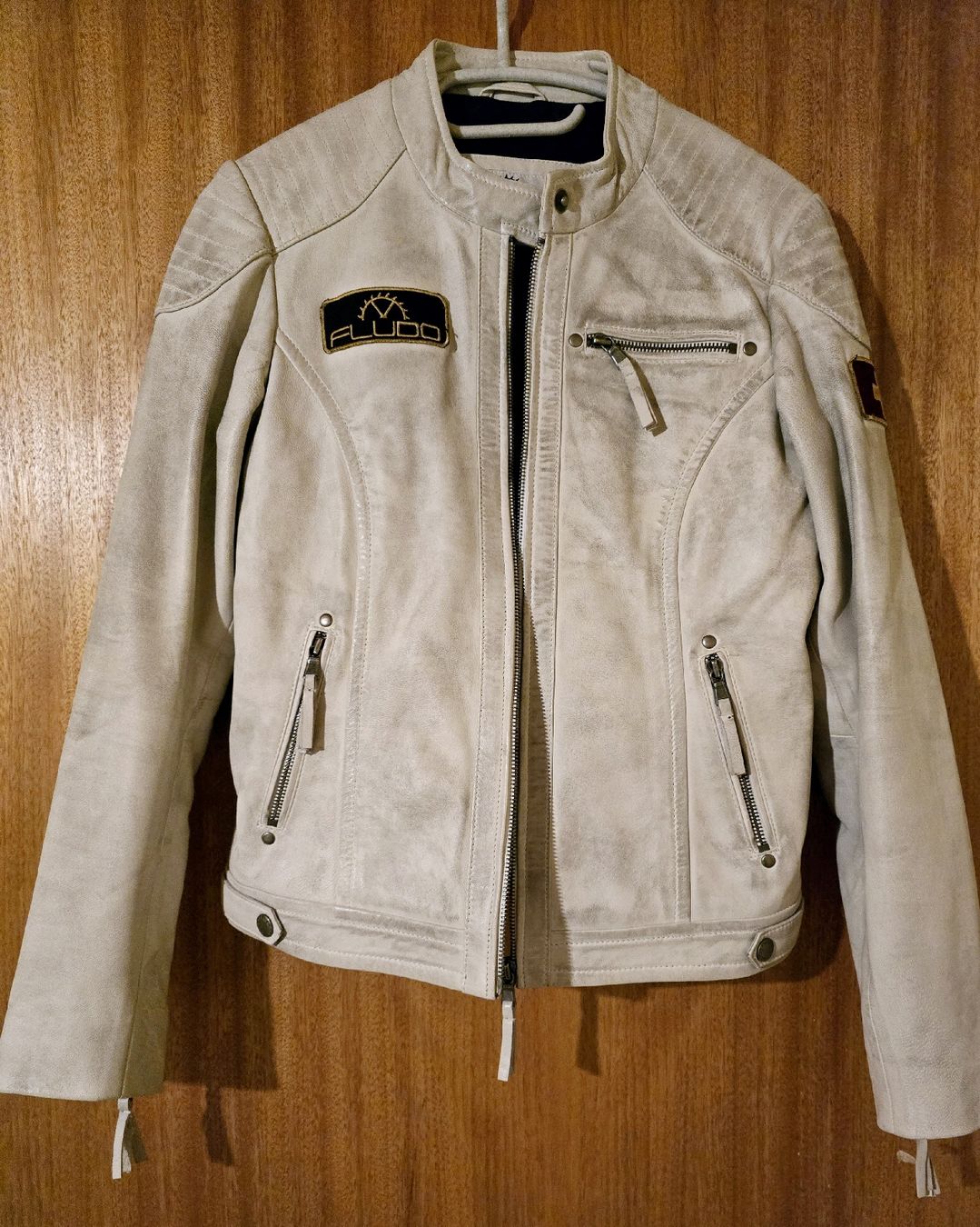 Giacche: Veste en cuir - M – Nuovo (secondo la descrizione) da La Neuveville venduto da Diamise