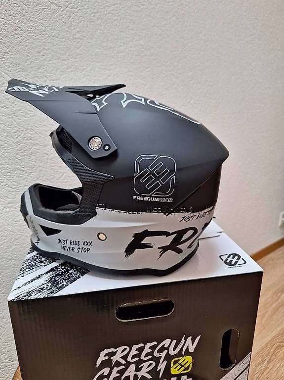 Casques & visières: Casque cross – D'occasion à Corcelles-le-Jorat par the_5dhm 1