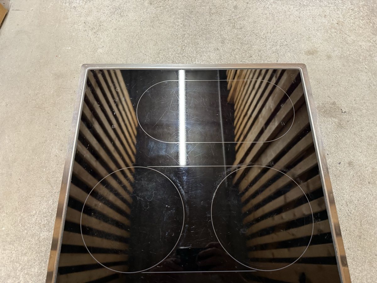 Cucine: Herd. Plate. pCookTop V600 E804B – Usato da Adliswil venduto da F.B.E 1