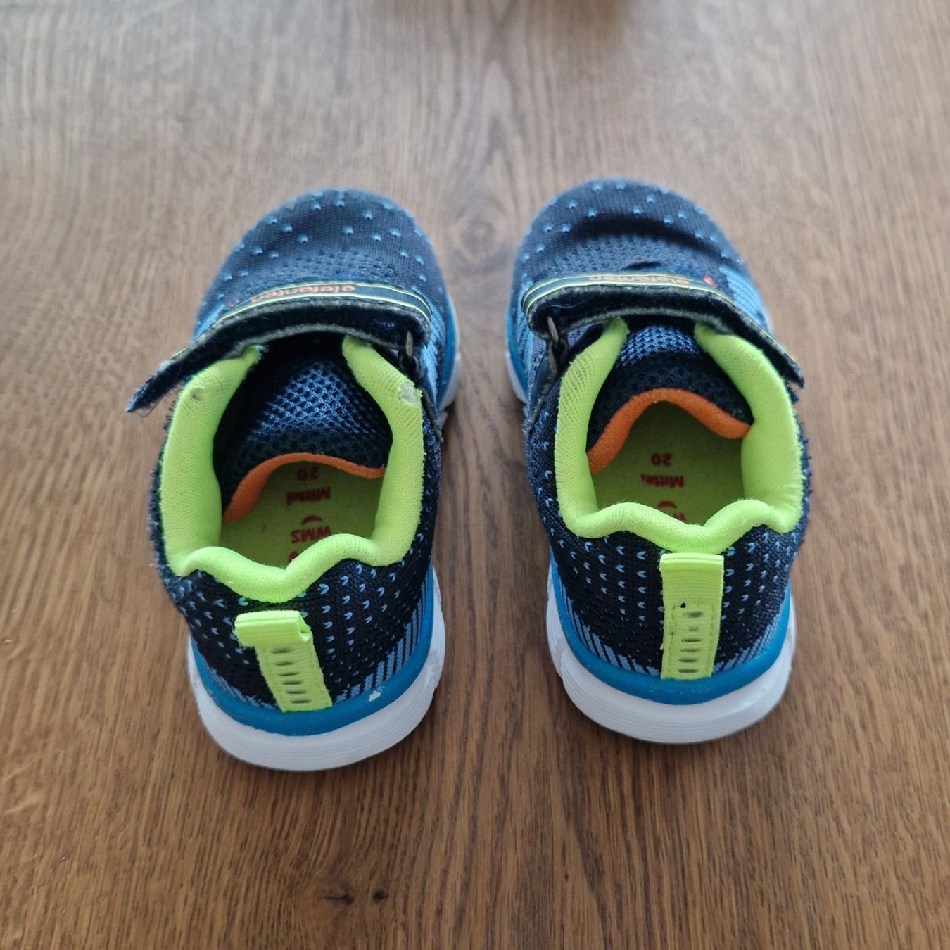 Elefanten Schuhe für Jungen: ***TIAM Sneaker elefanten, Mittel, Gr. 20*** – Gebraucht aus Gattikon von psailer 2