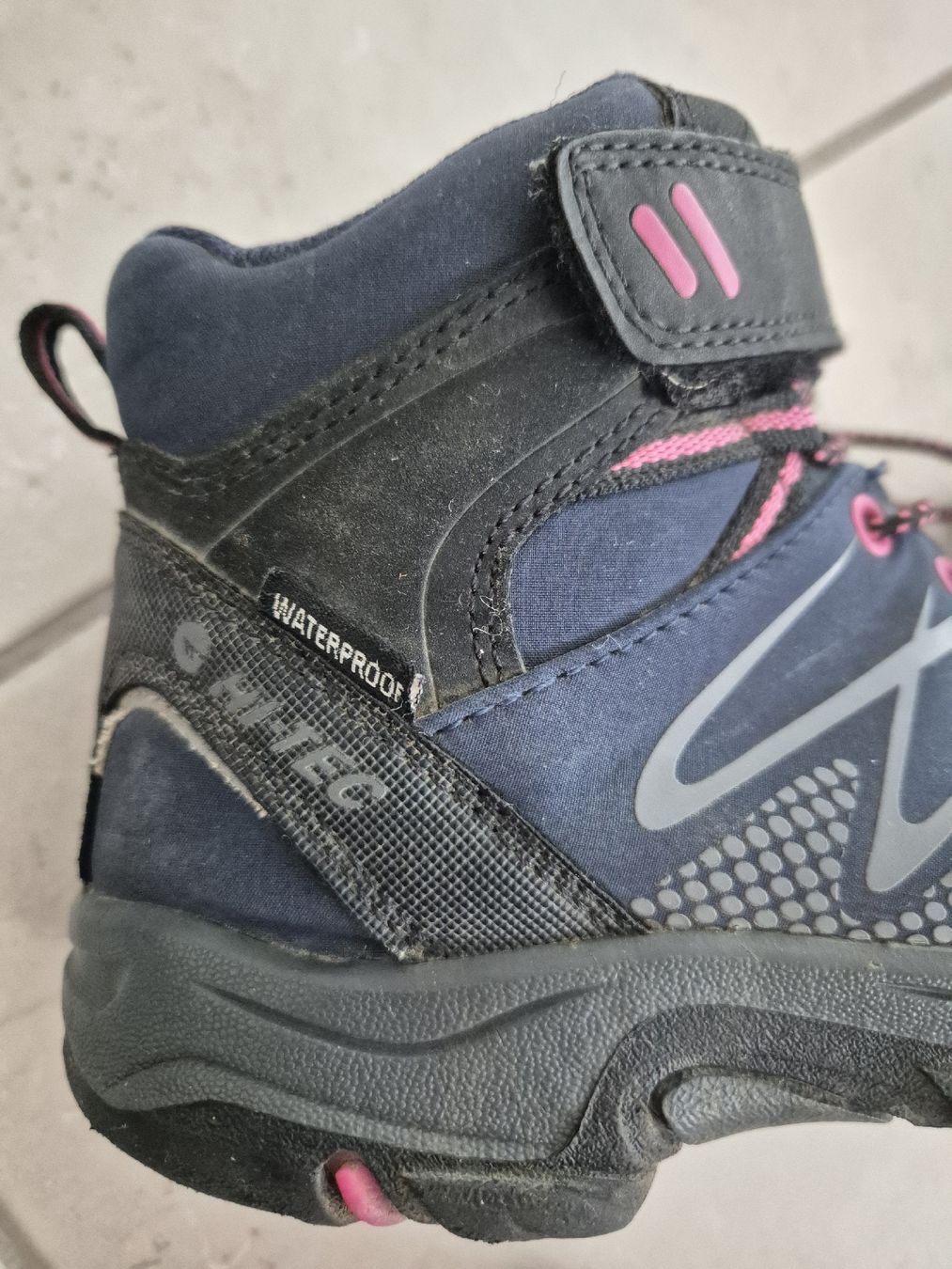 Hi-Tec Scarpe per ragazze: Hi-Tec Wanderschuhe, Gr. 34, wasserfest – Usato da Adliswil venduto da Stardust11 1