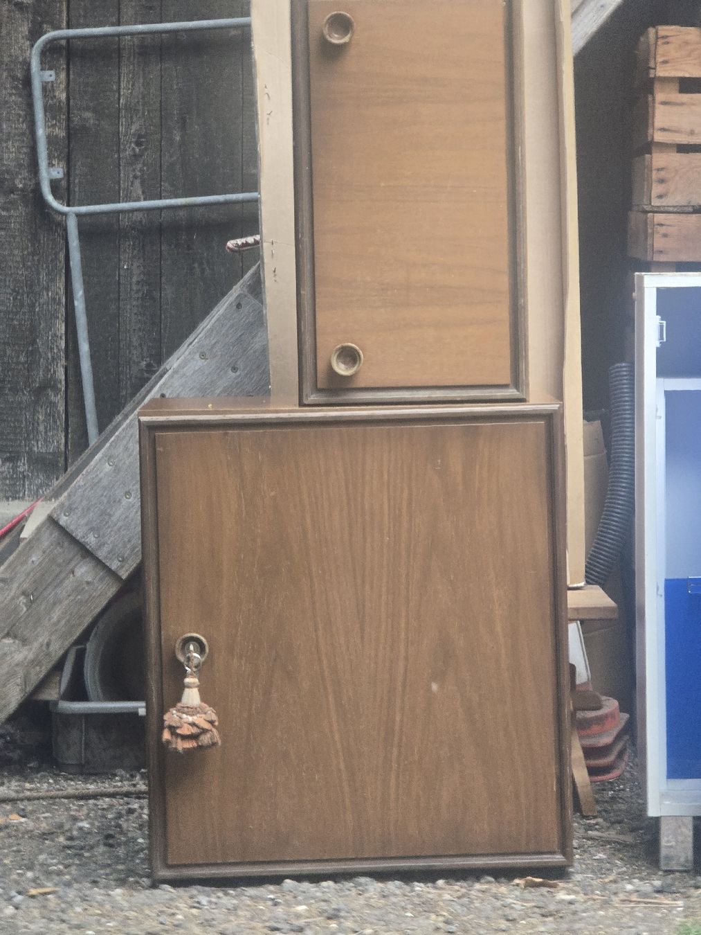 Armadi: Vintage Holzschränkchen / Wandschränke im Set oder einzeln – Usato da Aegerten venduto da Yola_1