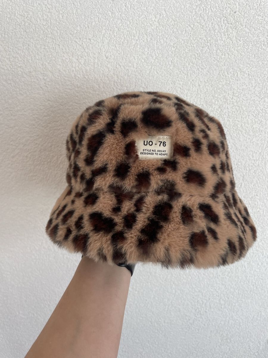 Urban Outfitters Hüte, Mützen & Caps: UO Faux Fur Bucket Hat – Neu (gemäss Beschreibung) aus Roche VD von closetcleanse 1
