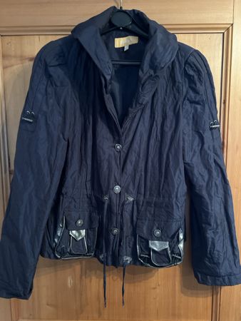 1 veste bleu marin marque Biba taille 42 selon photos