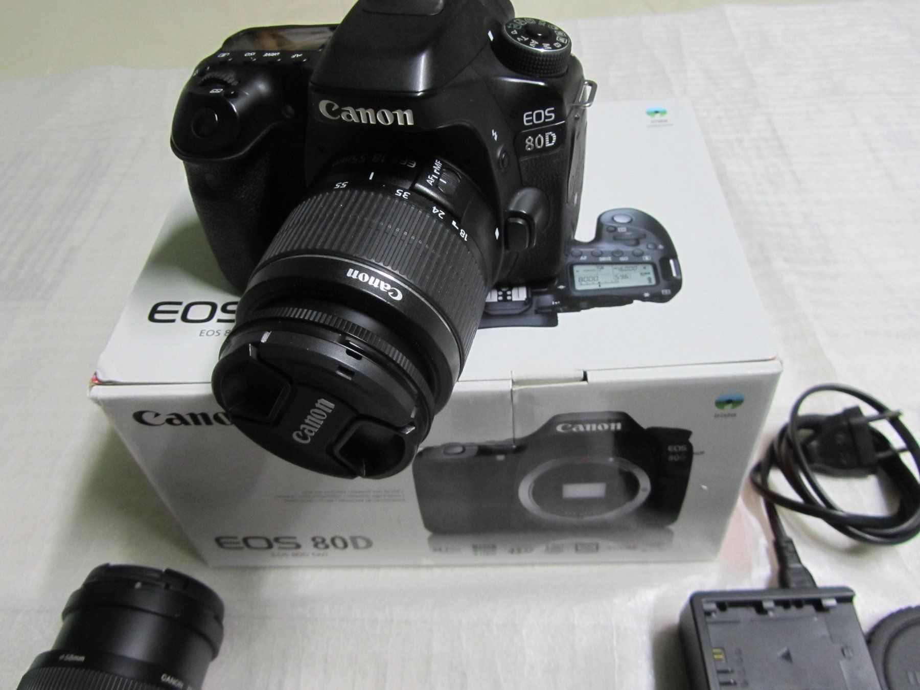 Canon Kamera: CANON EOS 80D Kamera mit 2 Objektiven und Zubehör – Gebraucht aus moosseedorf von RTN10 2