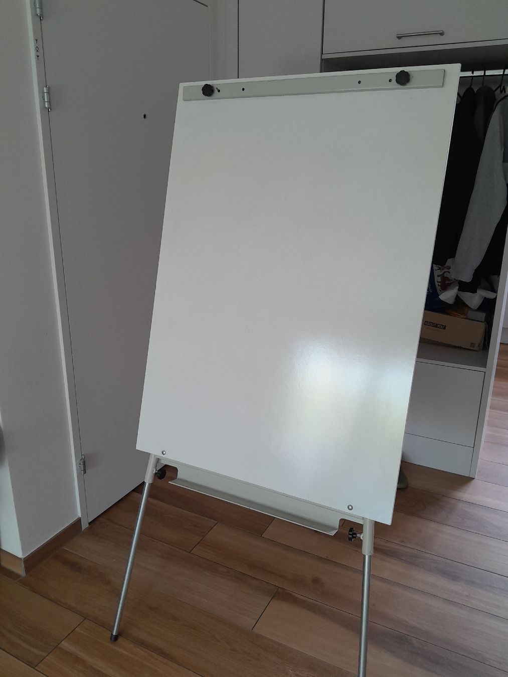 Allestimento di negozi e stand fieristici: Flipchart Ständer weiss – Usato da Walde AG venduto da tra_7vrt