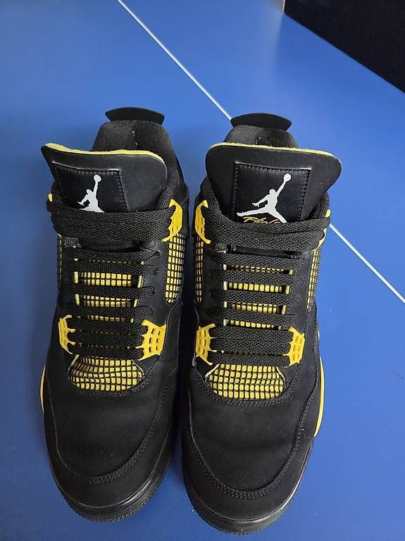Scarpe da uomo: Sneaker Air Jordan 4 Retro – Usato da Neuenegg venduto da Suibrausa 1