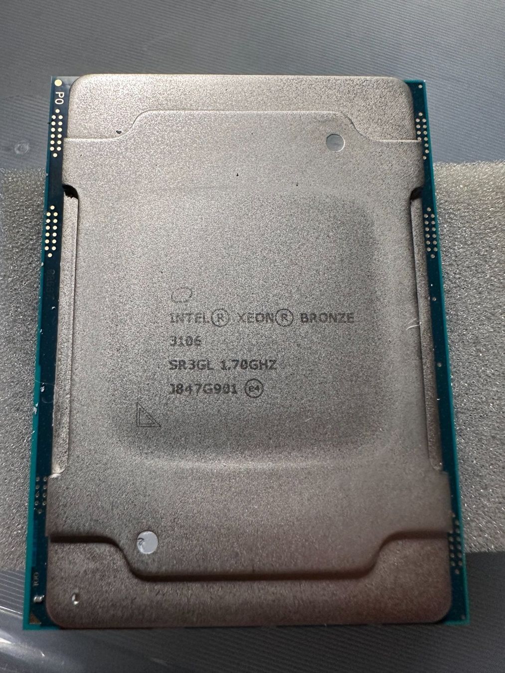 Intel Server: Intel Xeon Bronze 3106 1.7GHz 8-Core Processor – Gebraucht aus Winterthur von DragosR