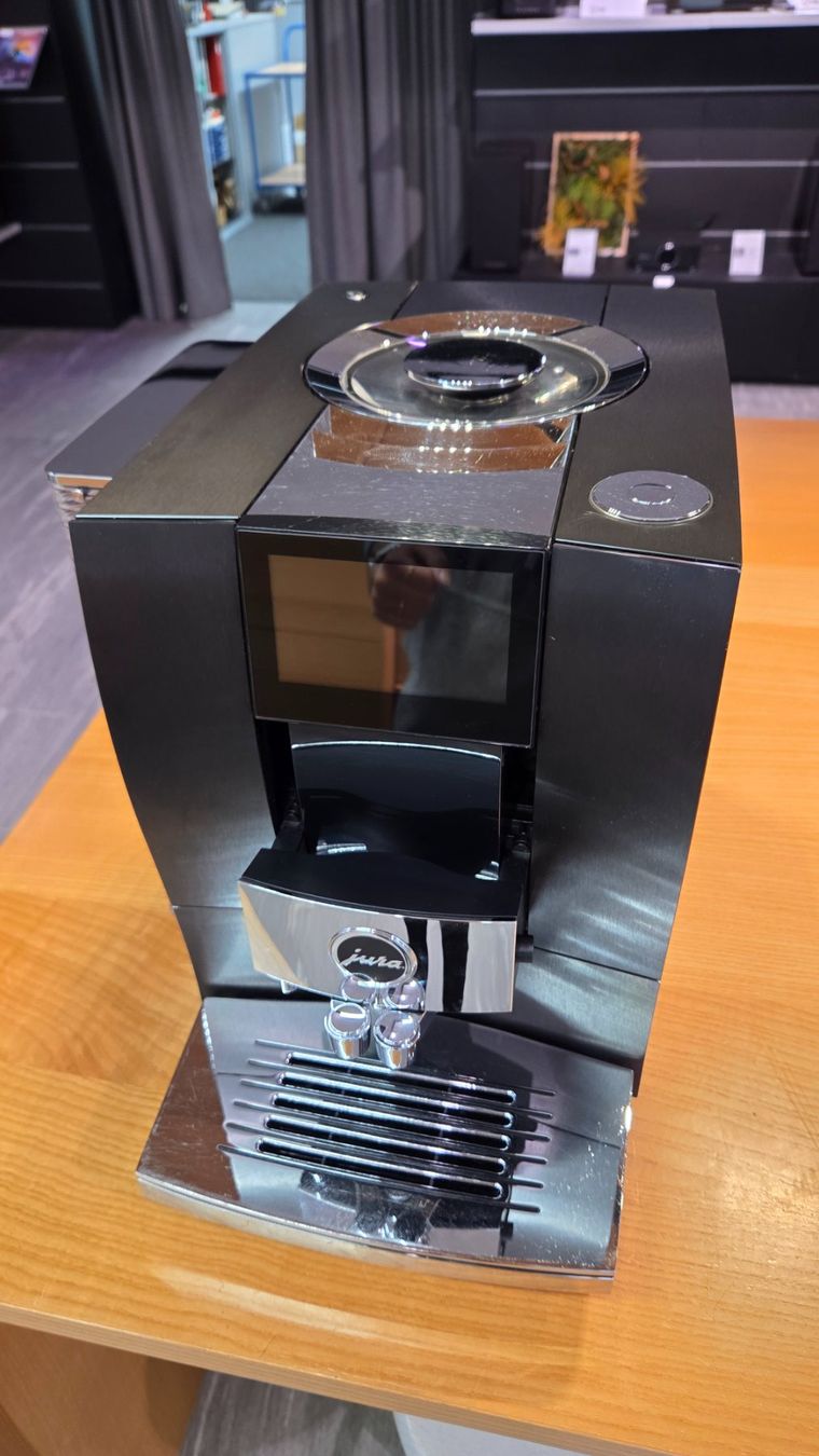 Jura Macchine per caffè & Macchine per espresso: Jura Kaffeemaschine Z10 – Usato da Adelboden venduto da LWA 3