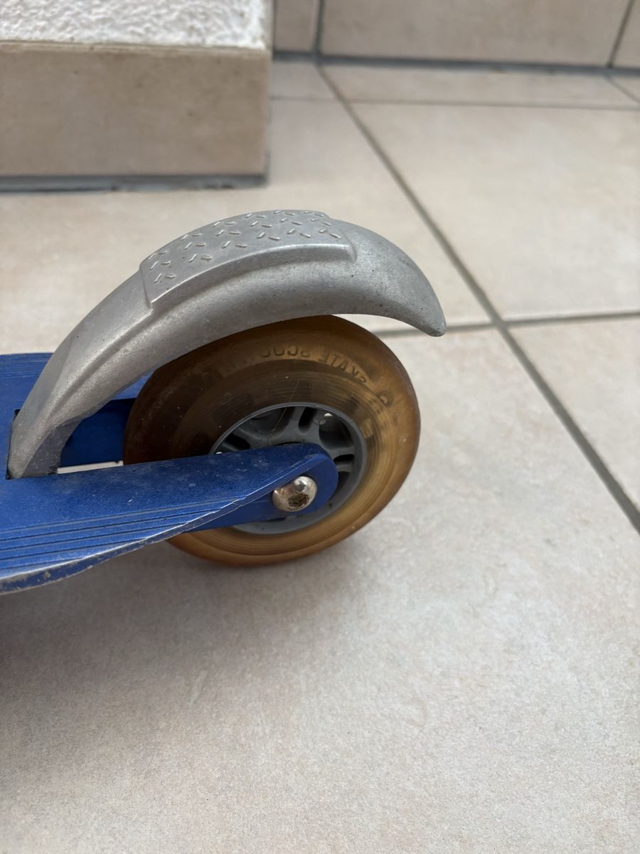 Scooter: Blauer Micro Roller  – Usato da Winterthur venduto da Baco 3