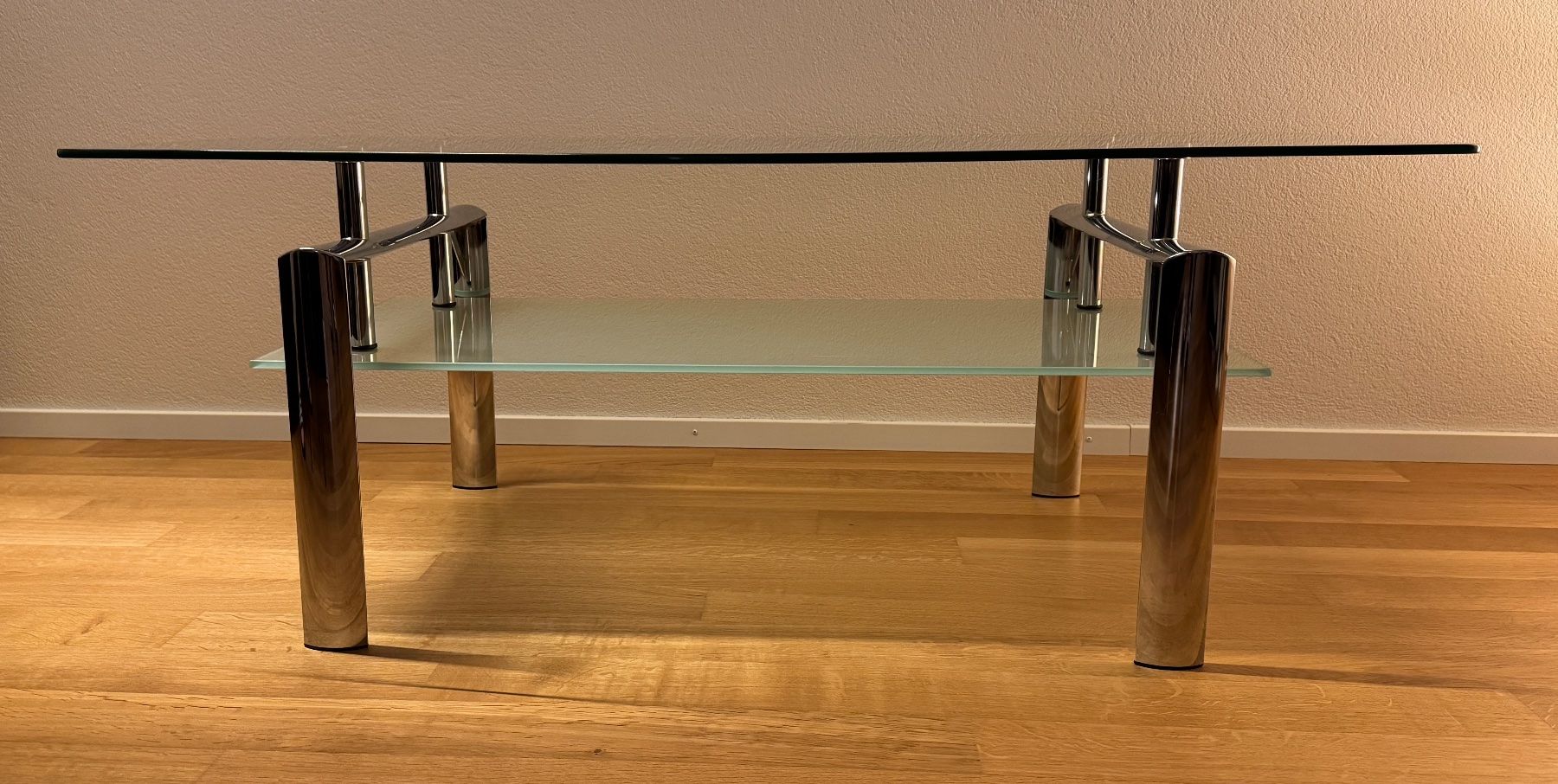 Tavoli: Glas Couchtisch mit Zwischenablage – Usato da Belp venduto da Kevin.02 2