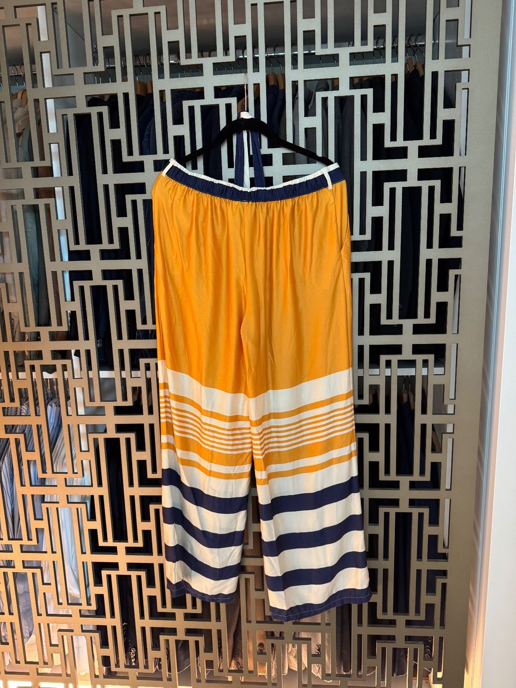 Beldona Pantaloni: Beldona Sommerhose – Usato da Kilchberg ZH venduto da dongxi 1