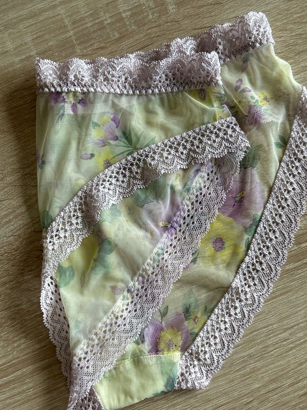 Intimissimi Altra biancheria intima: Damenslip hellgelb mit flora Muster von Intimissimi – Usato da Brunnen venduto da Nala2929 3