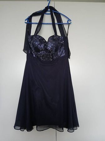 Dunkelblaues Abendkleid