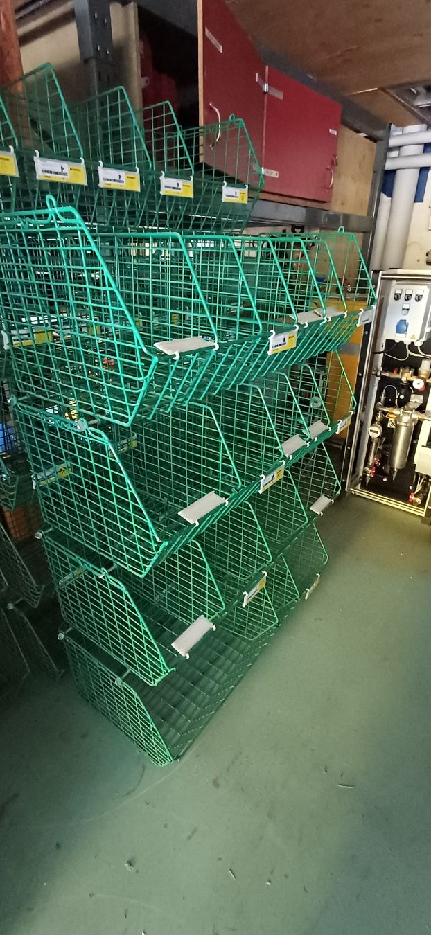 Scaffali: Lagerkörbe Metall – Usato da Alpnach Dorf venduto da jkp_k62jg 6