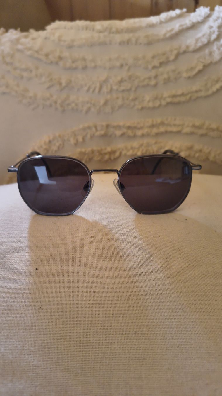 Hugo Boss Occhiali & Lenti: Sonnenbrille Hugo Boss  – Usato da Leimiswil venduto da Kallebulli