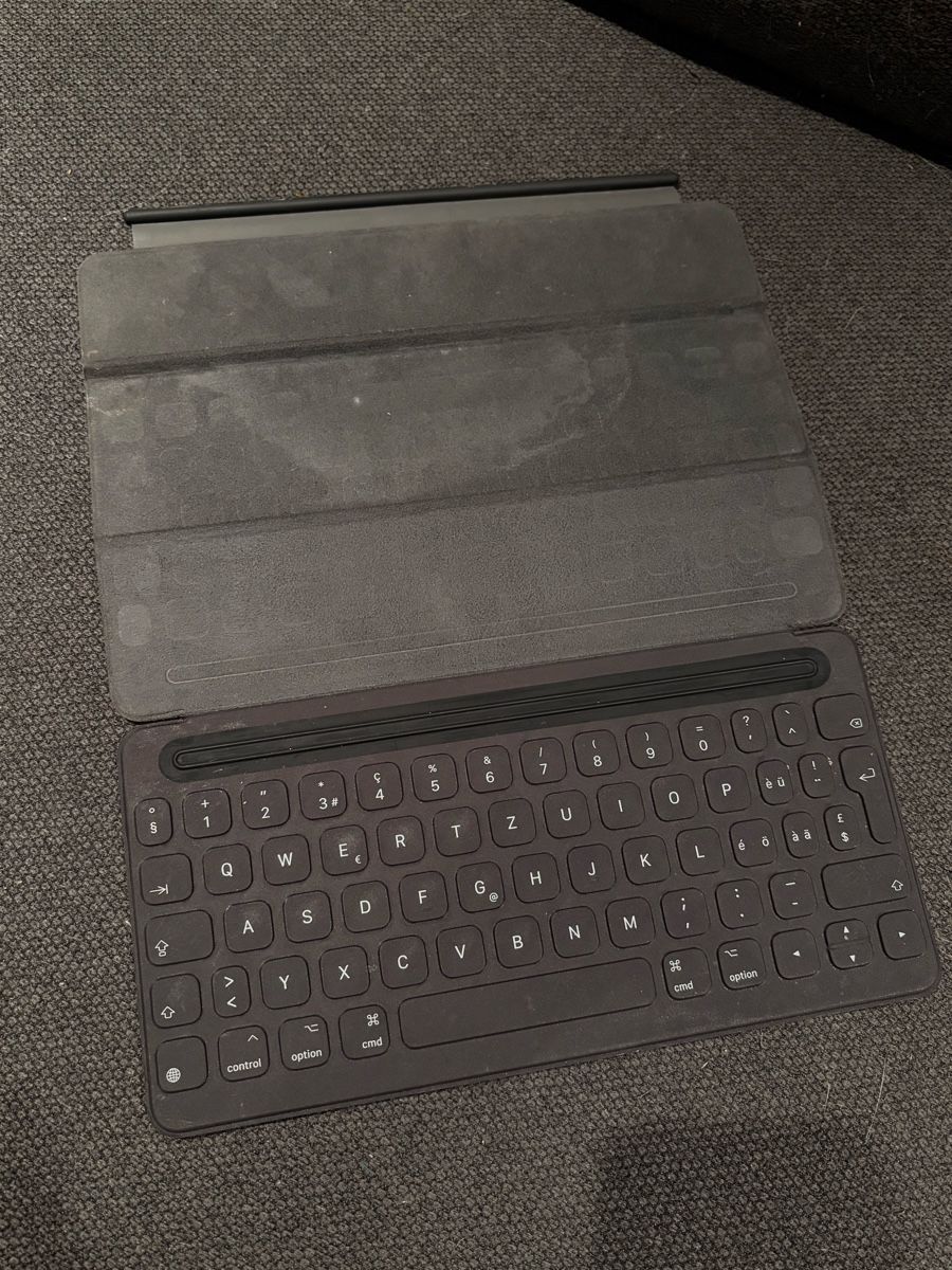 Apple Claviers: Apple Smart Keyboard Folio for iPad Pro 11" 1st Gen – Neuf (Voir description) à La Chaux-de-Fonds par joa_jk5g