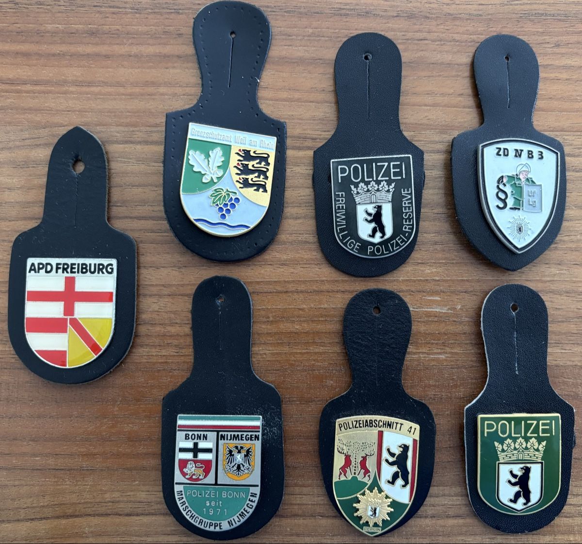 Placchette & Badge: Diverse Polizei  Konvolut – Usato da Lausen venduto da Eclipse4