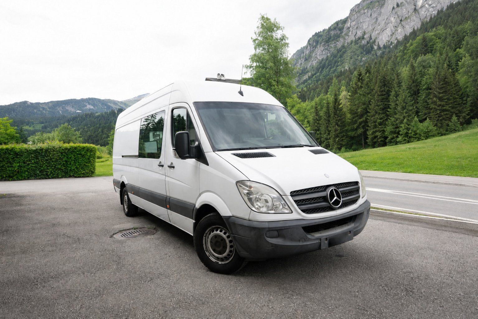 Mercedes-Benz Camping Fahrzeuge: Einzigartiger Sprinter Camper mit Neuem Motor ab MFK – Gebraucht aus Rothrist von miiromiro 5