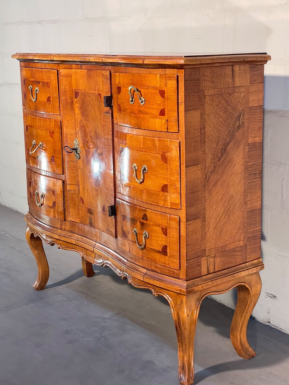 Commodes: Antiker Barock Kommoden. Neue restauriert, mit Schellack – D'occasion à Langendorf par zloker