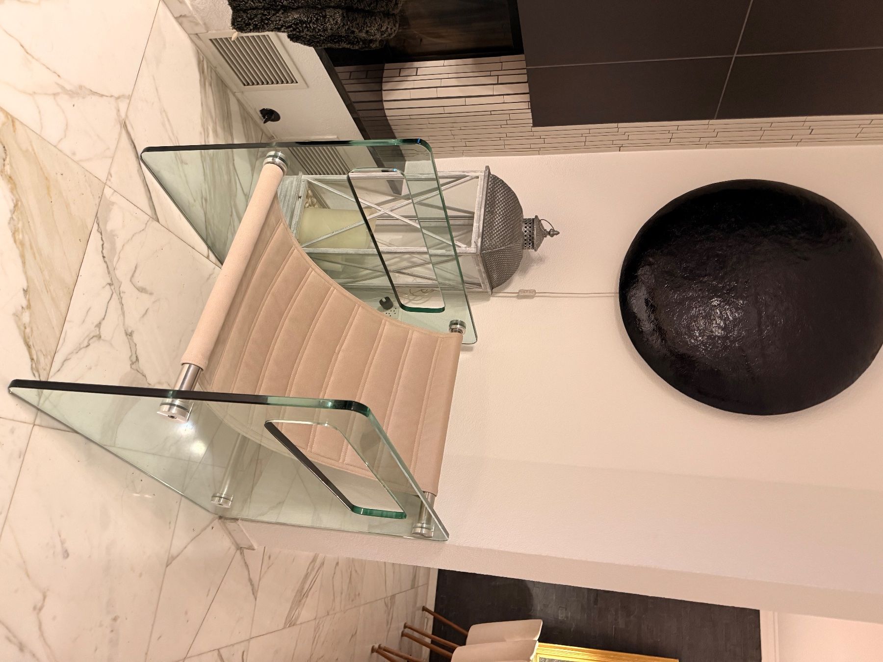 Sessel: Naked Sessel Design mit Glas beige – Gebraucht aus Oberhasli von Hasliberg-23 1